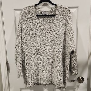 Jennifer Lopez Women's V-Neck Sweater